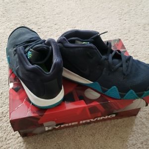 Kyrie 4's